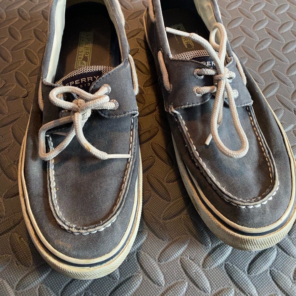 Sperrys! 9.5 Mens Boat blue . Very little use. Look sun bleached by design.